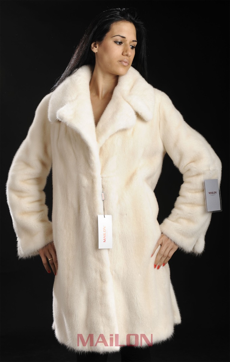 Pearl Mink Coat with English collar