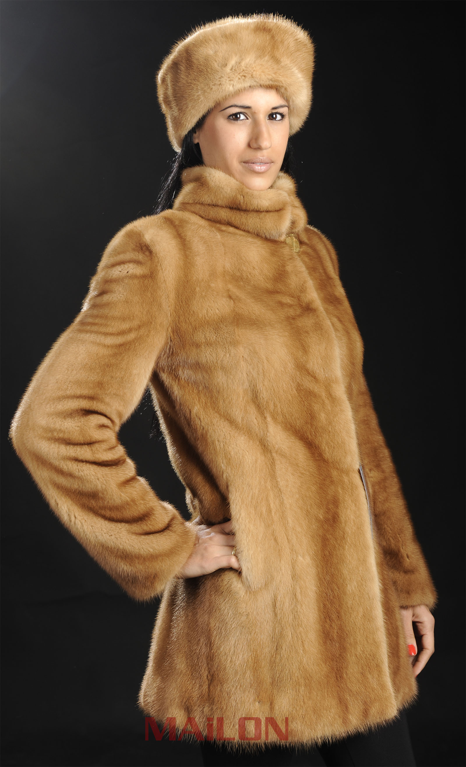 SAGA ROYAL Golden Mink Fur Jacket