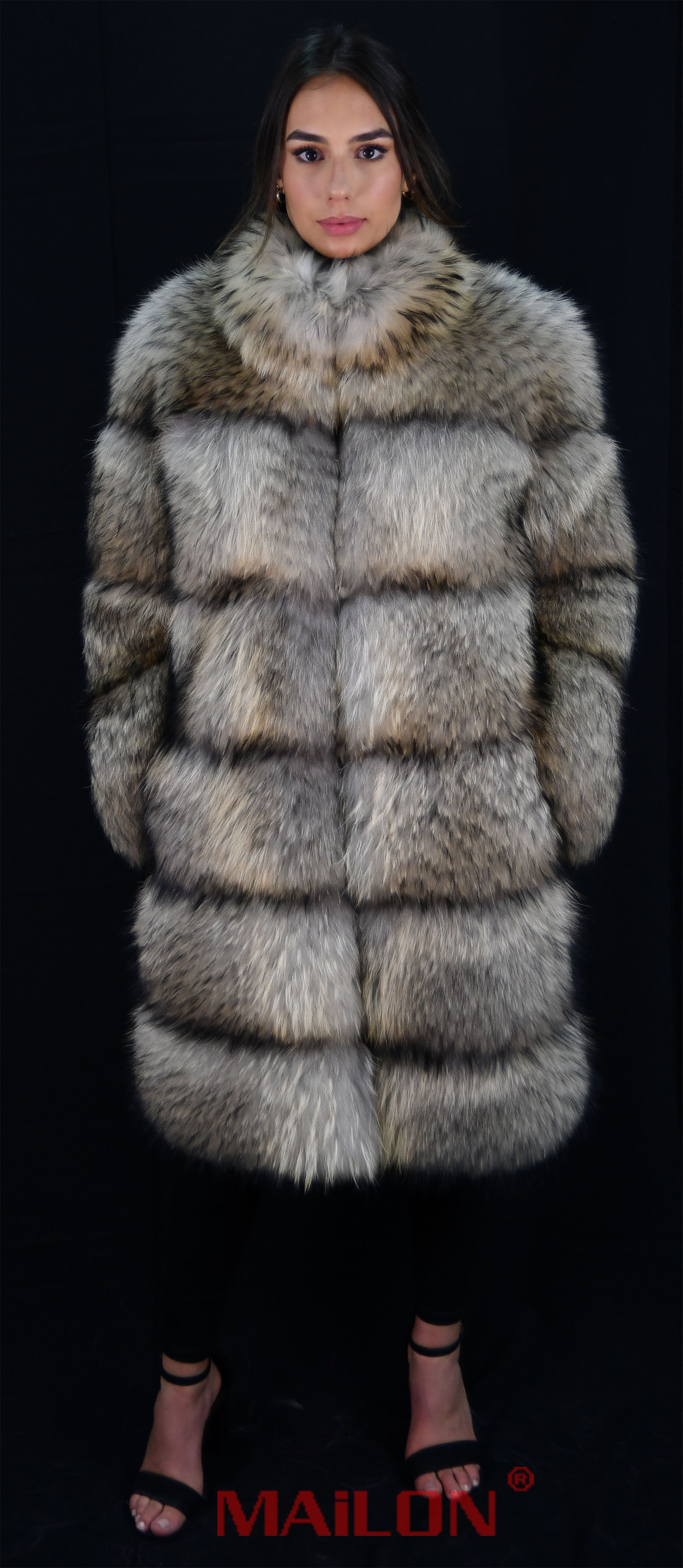 SAGA Finnraccoon feathered fur coat - Size Small