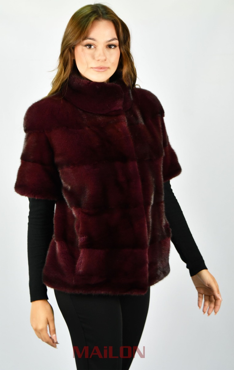 Bordeaux maroon pelts across SAGA ROYAL mink short jacket