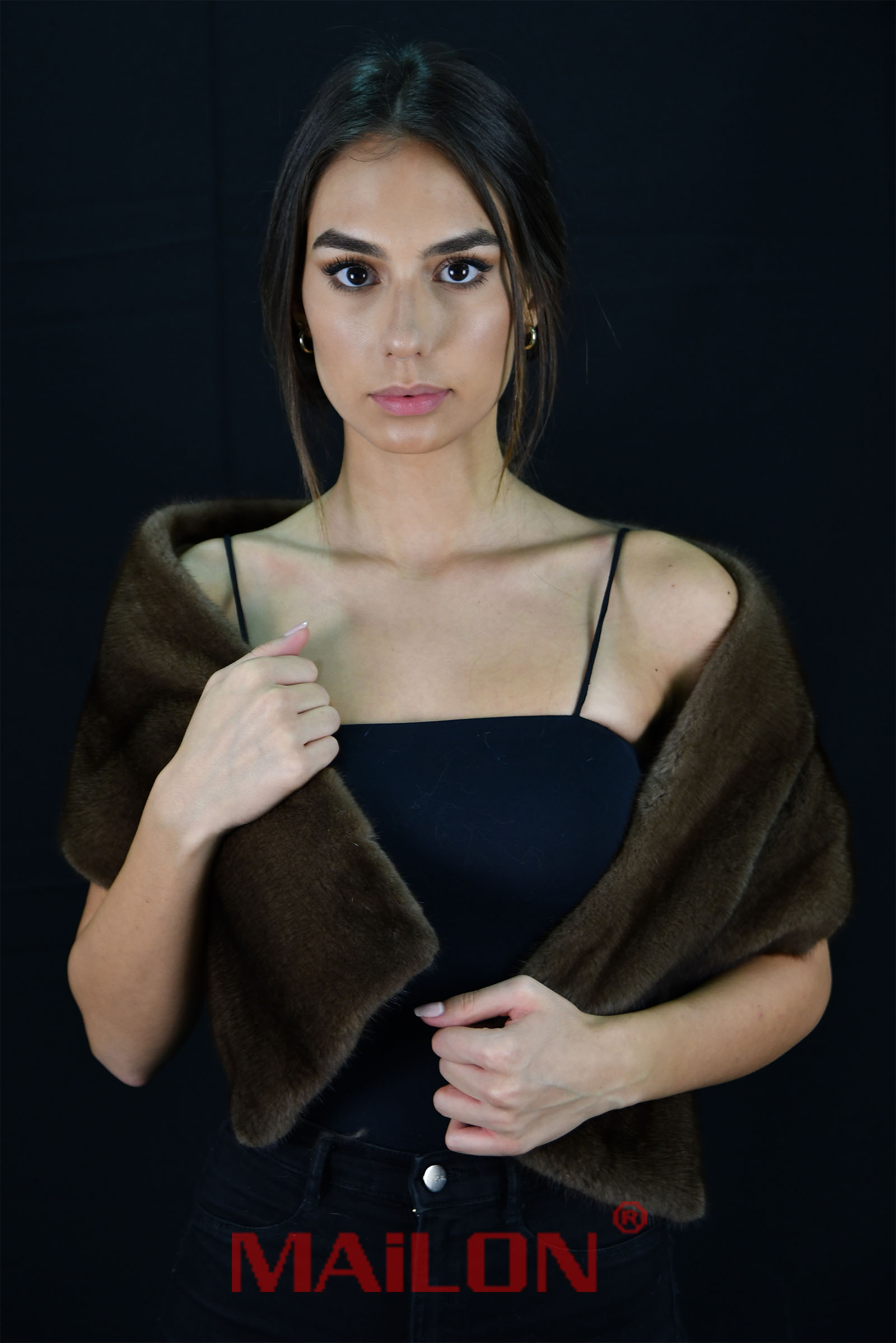 SAGA ROYAL Demi Buff Mink Fur Scarf