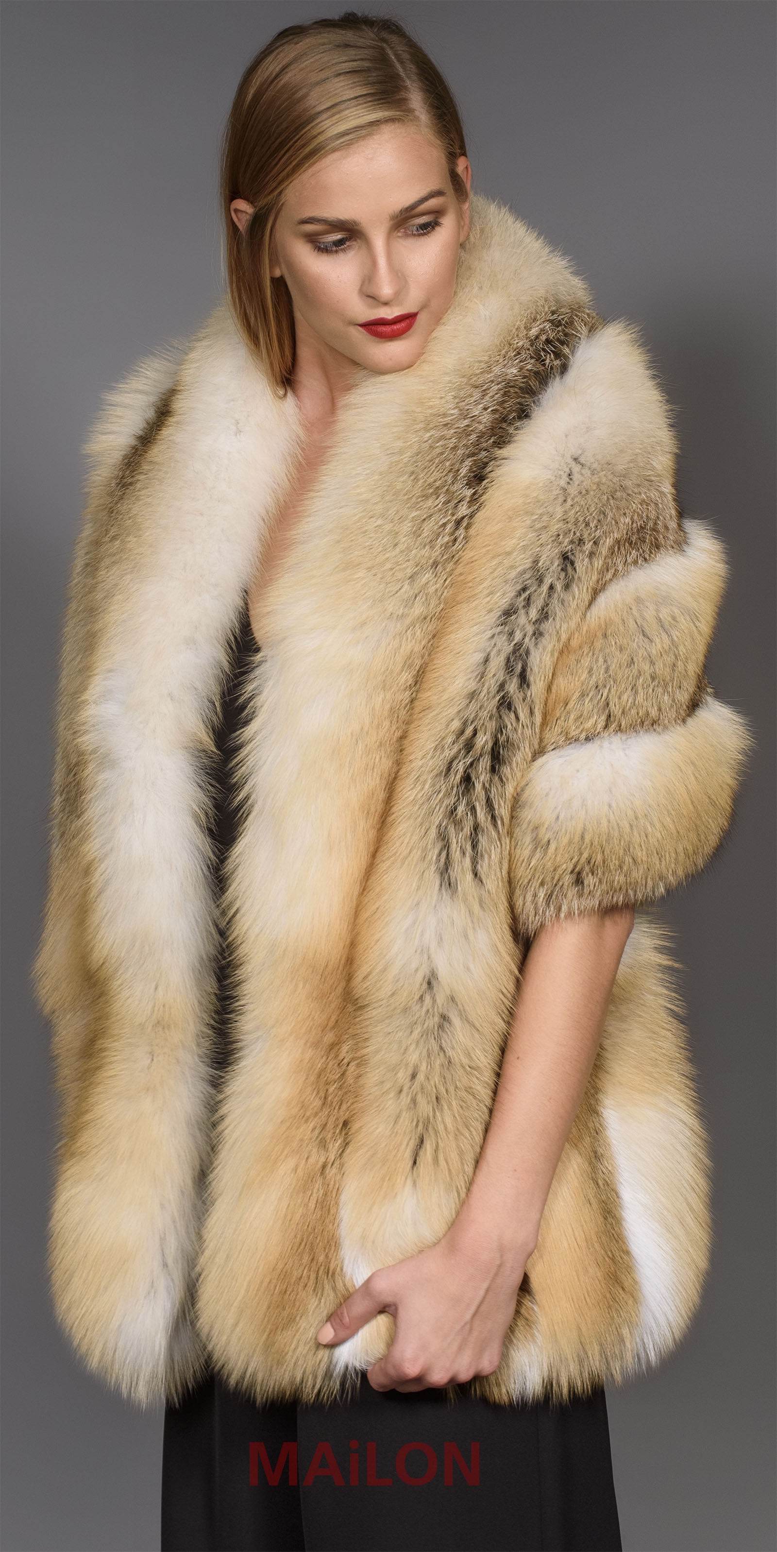 Golden Island Fox Boa / Cape SAGA FURS