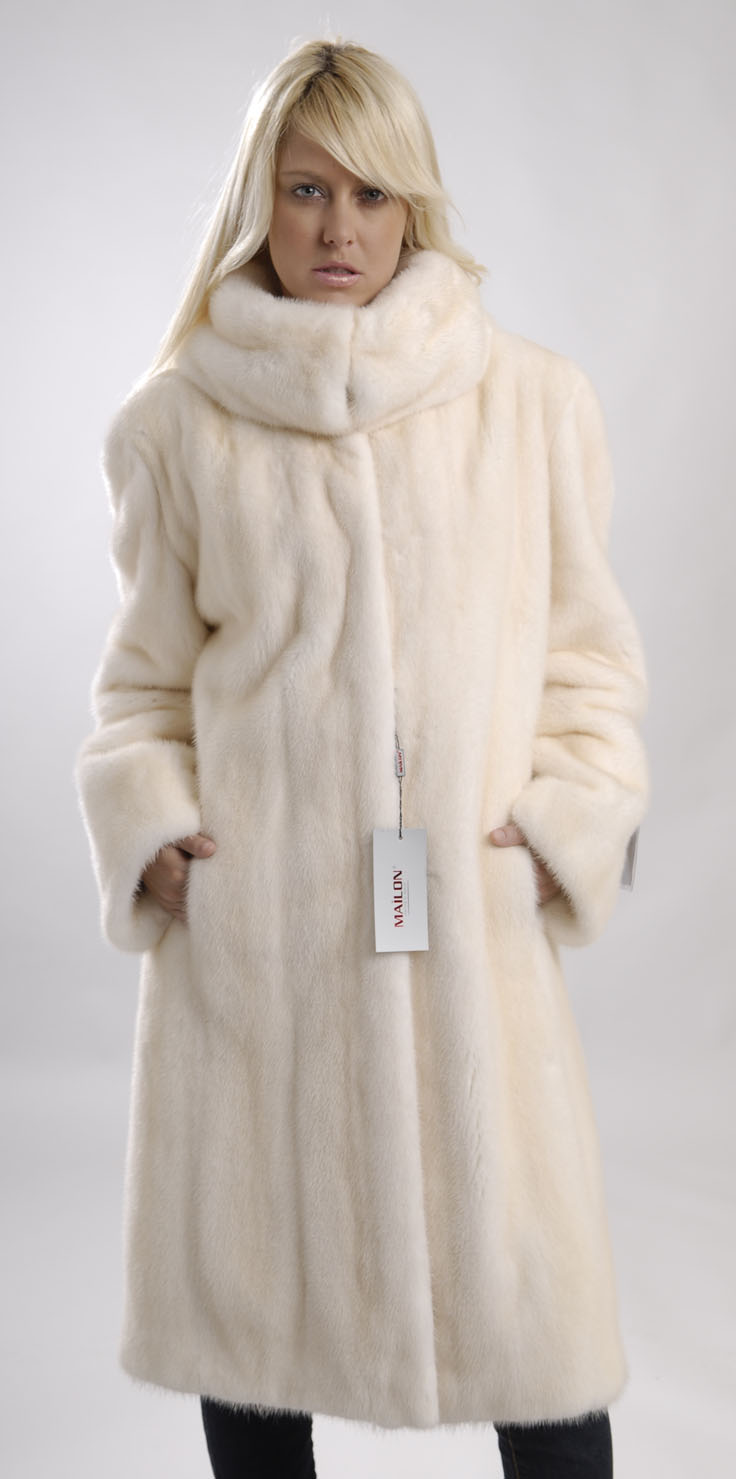 Golden Pearl let out Mink Coat