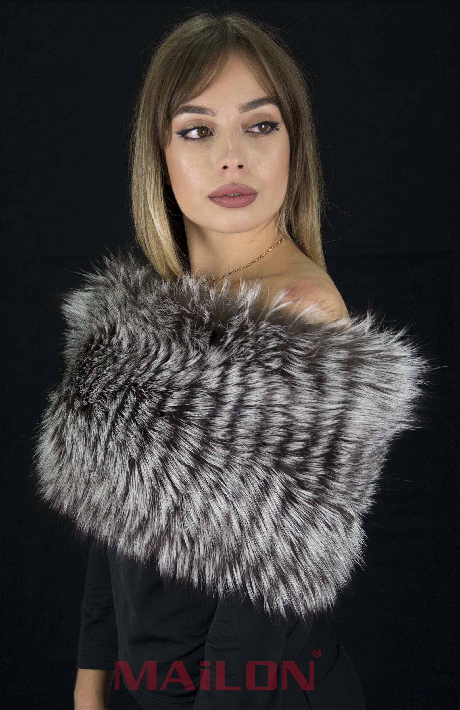 SAGA Silver Fox Fur Snood Neck Warmer Collar Stole with knitted wool